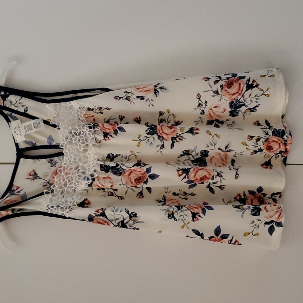 Camisole floral print. New without tags